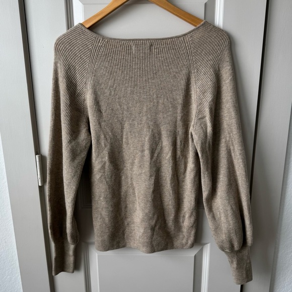 GAP Soft Wool Blend Rib V-Neck Sweater In Beige Size Large - Picture 9 of 9